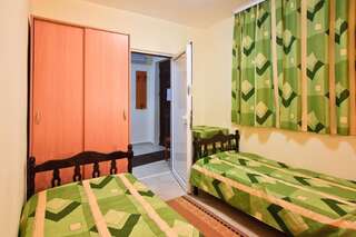 Гостевой дом Villa Lotos Сутоморе Четырехместный номер с террасой-9